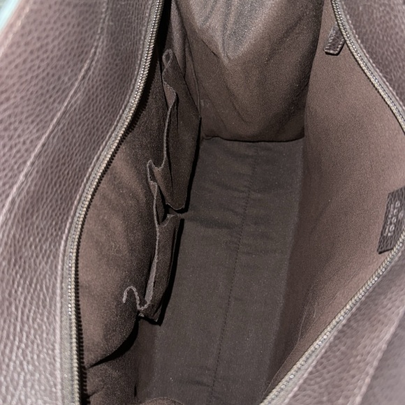 Gucci tote handbag. Like new. Open to offers - Picture 4 of 8